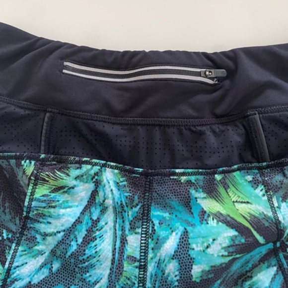 Athleta | Napali Teal Palm Print Quick-Dry Run Shorts – Track This Run, Size XS - Picture 5 of 9